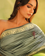 Load image into Gallery viewer, Samyukt Brooch Pin
