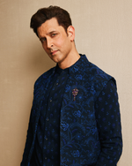 Load image into Gallery viewer, Samyukt Brooch Pin
